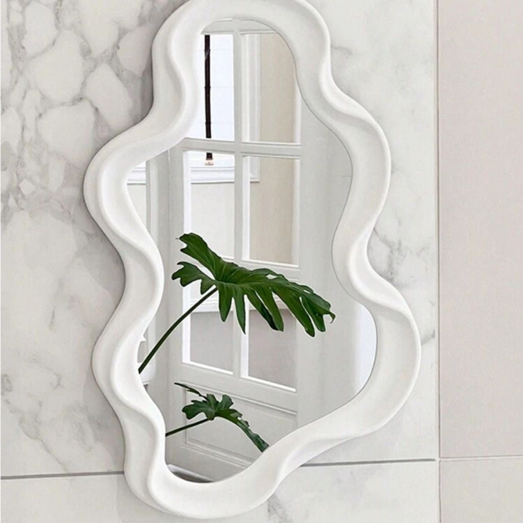 Asymmetrical Wall‑Mounted Wavy Mirror